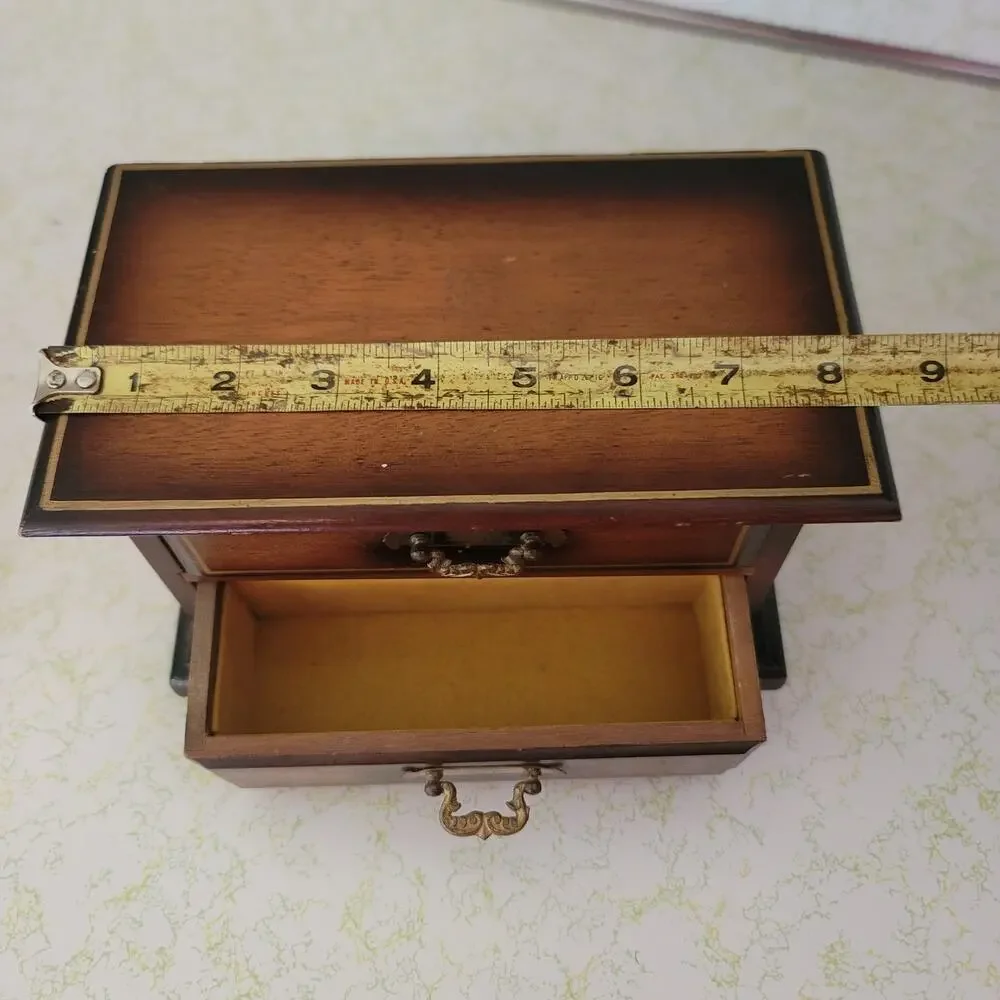 Vintage jewelry wood